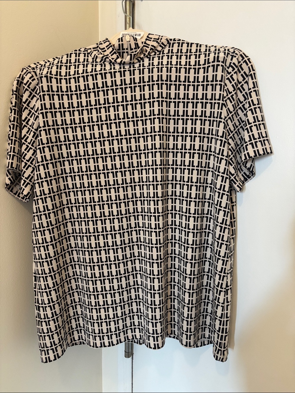 Anne Klein Black and Cream Geometric Short-Sleeve Tee